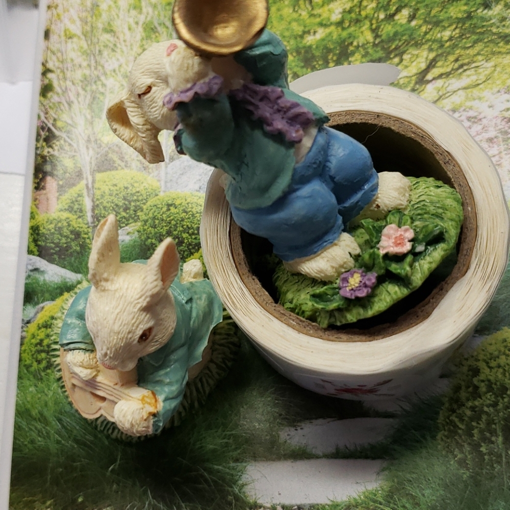 Two (2) 3D Most adorable Enesco bunnies - Picture 4 of 12